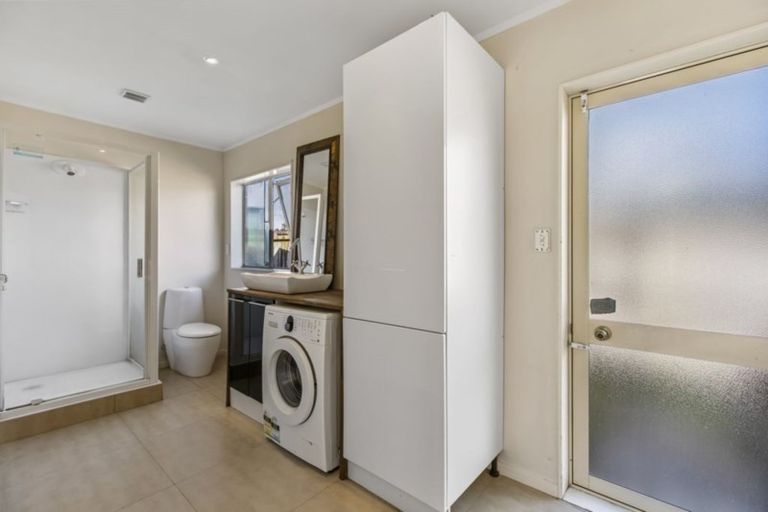 Photo of property in 25 Rosemead Place, Randwick Park, Auckland, 2105