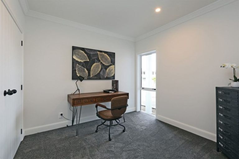 Photo of property in 55 Kent Terrace, Taradale, Napier, 4112