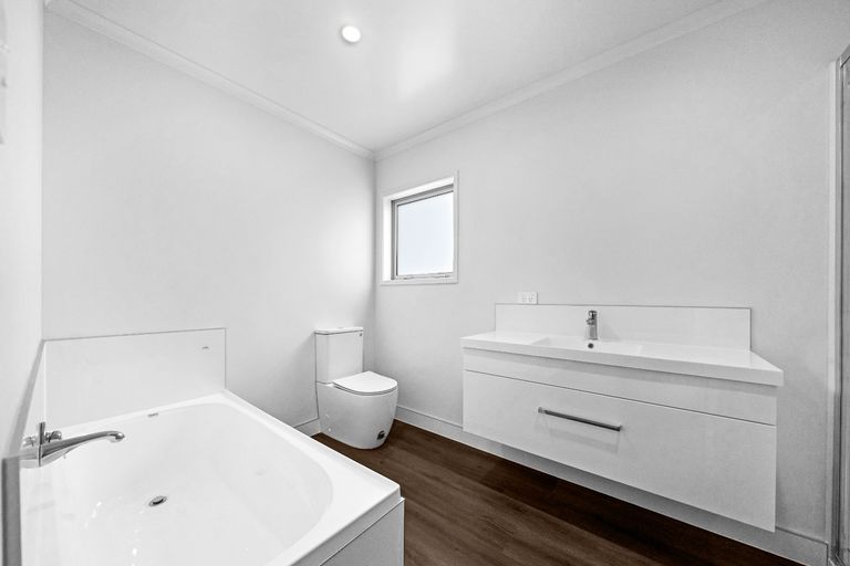 Photo of property in 5 Frank Evans Place, Henderson, Auckland, 0610