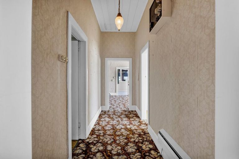 Photo of property in 16 Old South Road, Okato, 4335