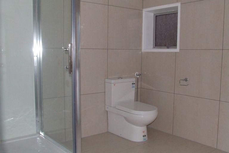 Photo of property in 2 Malters Place, Browns Bay, Auckland, 0630