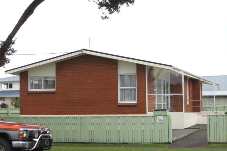 Photo of property in 38a Whiteley Street, Moturoa, New Plymouth, 4310