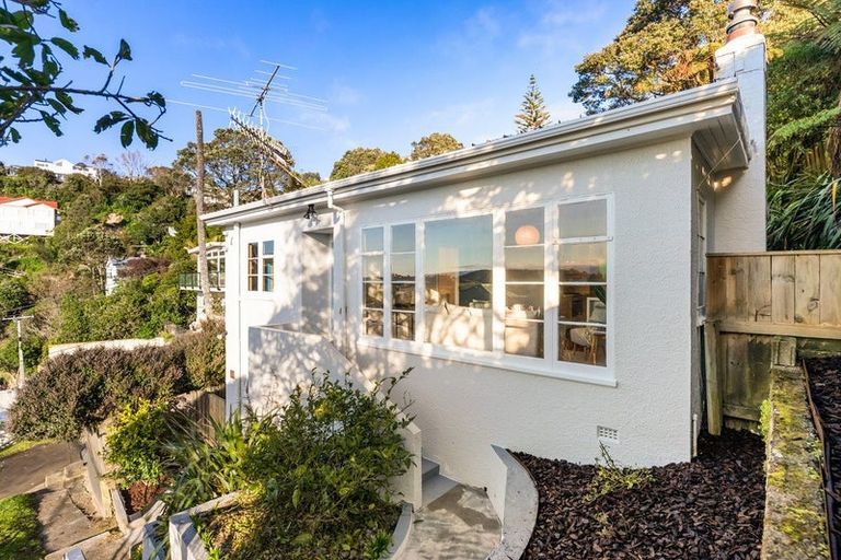 Photo of property in 61 Farnham Street, Mornington, Wellington, 6021