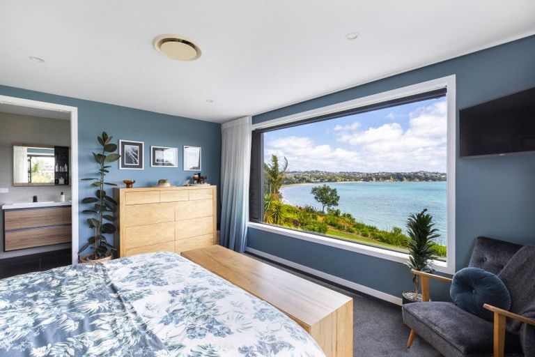 Photo of property in 32 Tindalls Bay Road, Tindalls Beach, Whangaparaoa, 0930