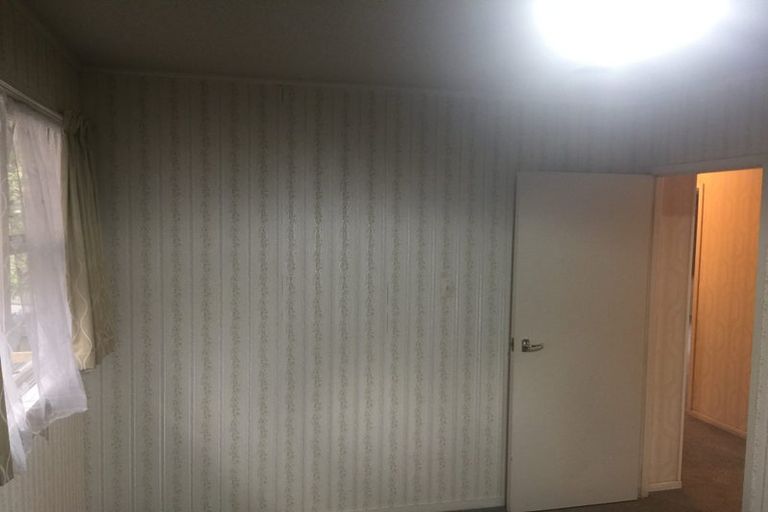 Photo of property in 1/28 Sequoia Place, Sunnynook, Auckland, 0620