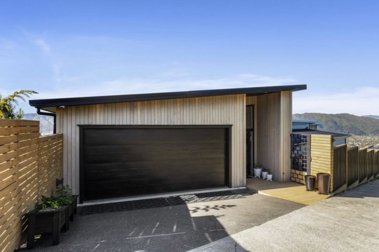 Photo of property in 39 Meadowbank Drive, Belmont, Lower Hutt, 5010