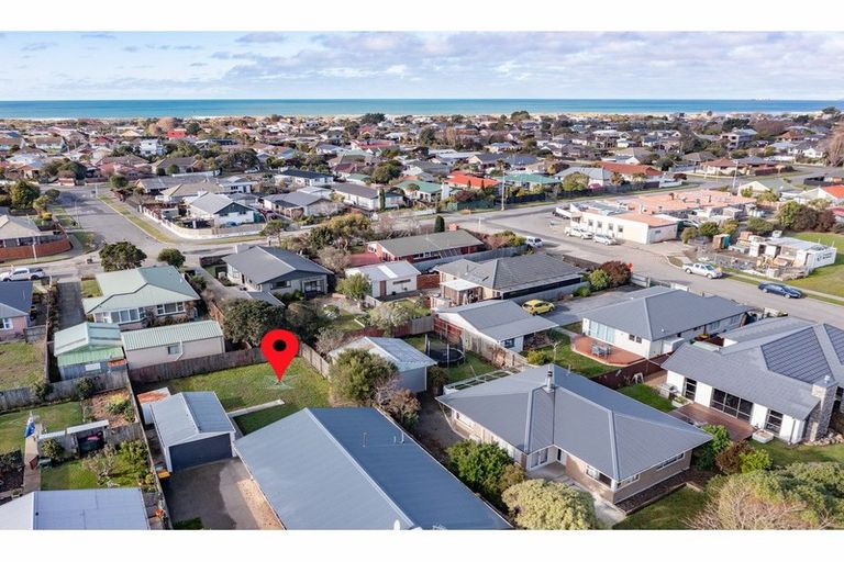 Photo of property in 6 Royalist Avenue, North New Brighton, Christchurch, 8083
