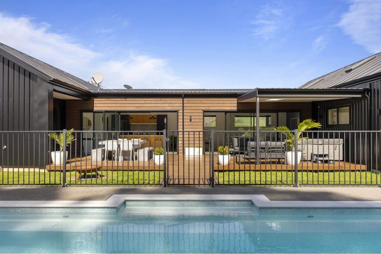 Photo of property in 355 Waitoki Road, Waitoki, Kaukapakapa, 0871