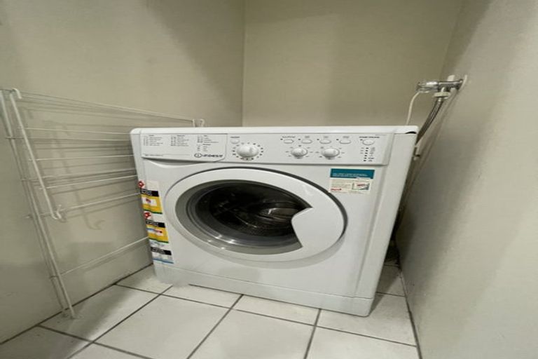 Photo of property in Terrace Heights Apartments, 4e/163 The Terrace, Wellington Central, Wellington, 6011