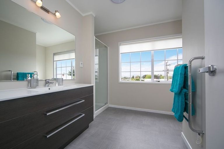 Photo of property in 2c Mason Street, New Lynn, Auckland, 0600