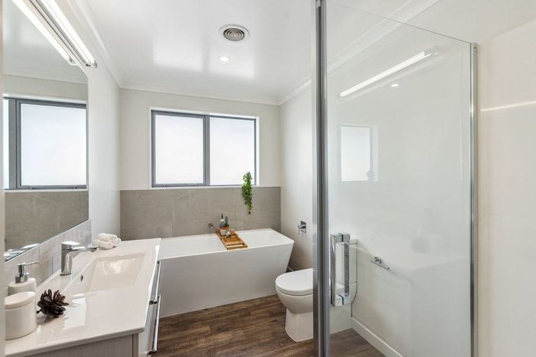 Photo of property in 11 Taranui Way, Paraparaumu Beach, Paraparaumu, 5032