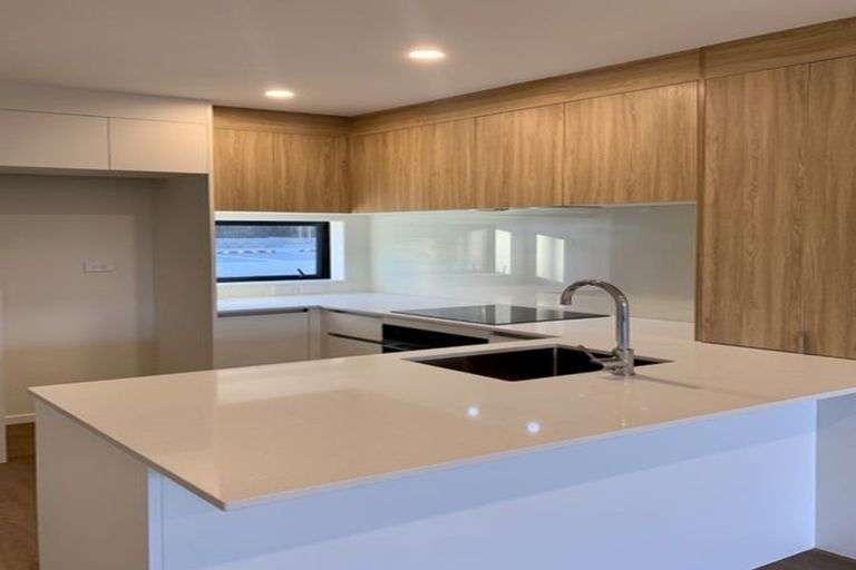 Photo of property in 37 Jabuka Street, Glen Eden, Auckland, 0602