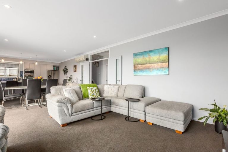 Photo of property in 10 Wangapeka Way, Aotea, Porirua, 5024