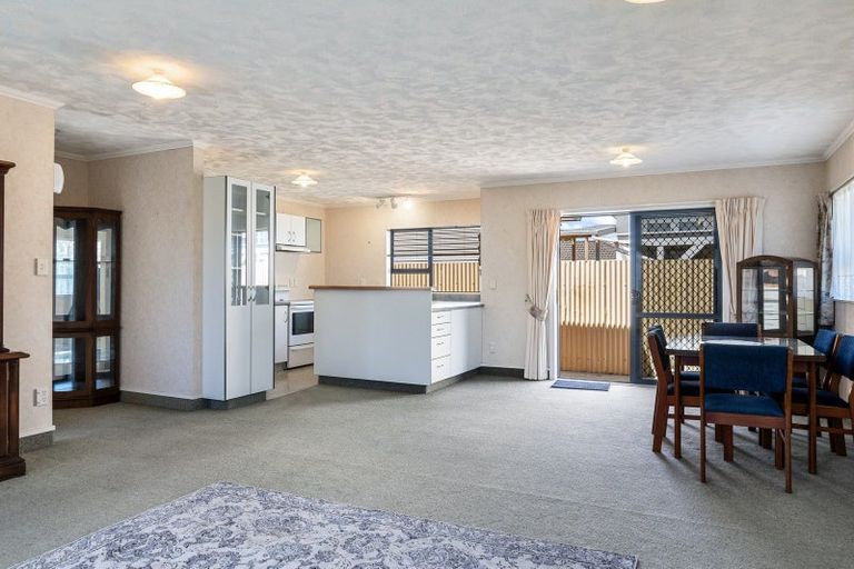 Photo of property in 52a Queen Street West, Levin, 5510