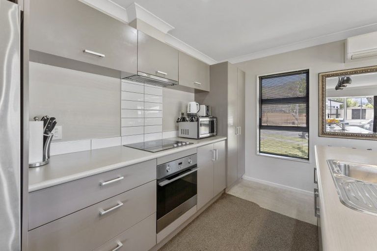 Photo of property in 6 Poppy Watts Grove, Stokes Valley, Lower Hutt, 5019