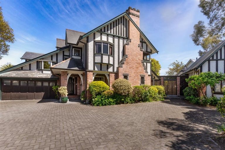 Photo of property in 283 Papanui Road, Merivale, Christchurch, 8052