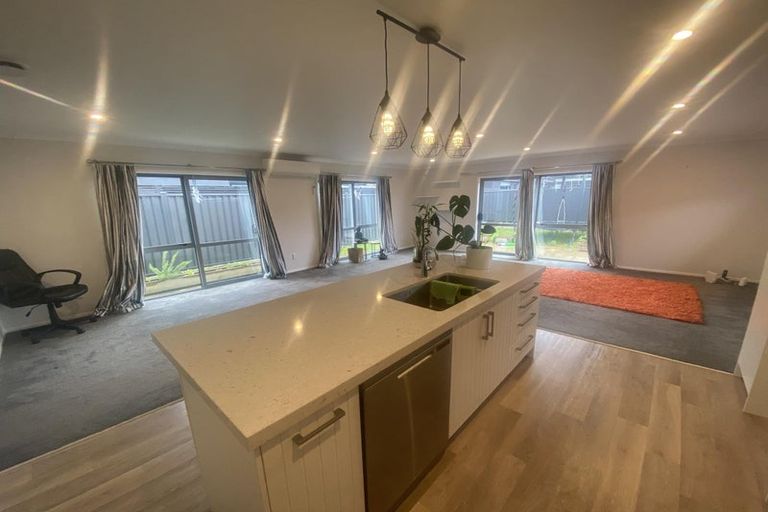 Photo of property in 2 Pattullo Crescent, Wallaceville, Upper Hutt, 5018