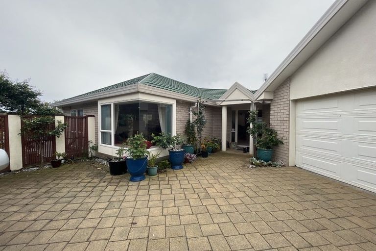 Photo of property in 9 Mariners Way, Whitby, Porirua, 5024