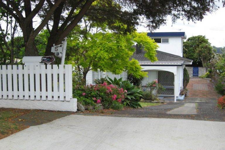 Photo of property in 5 Sullivan Avenue, Mangere Bridge, Auckland, 2022