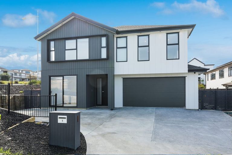 Photo of property in 1 Luff Place, Long Bay, Auckland, 0630