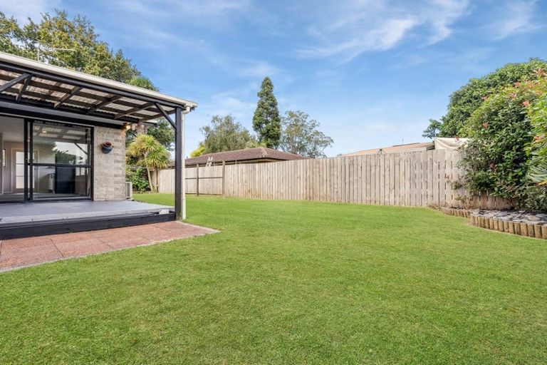 Photo of property in 2/11 Beaumaris Way, Conifer Grove, Takanini, 2112