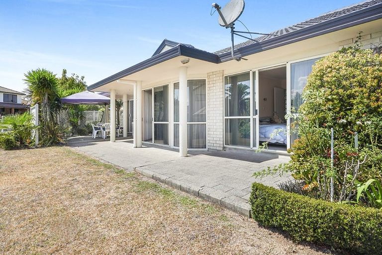 Photo of property in 2 Sunset Close, Western Heights, Hamilton, 3200