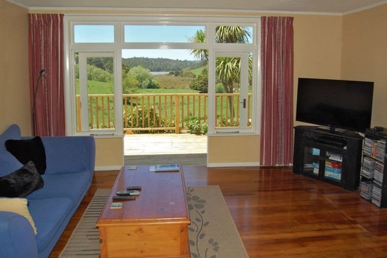 Photo of property in 70 James Road, Maungaturoto, 0587