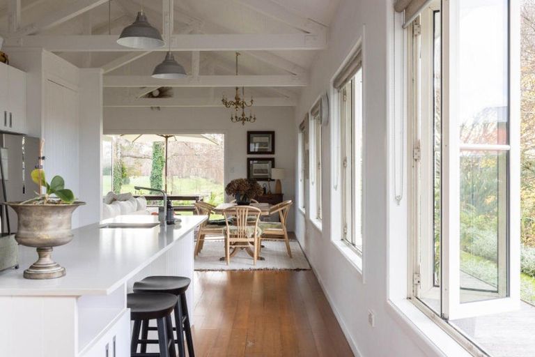 Photo of property in 32 Te Aute Road, Havelock North, 4130