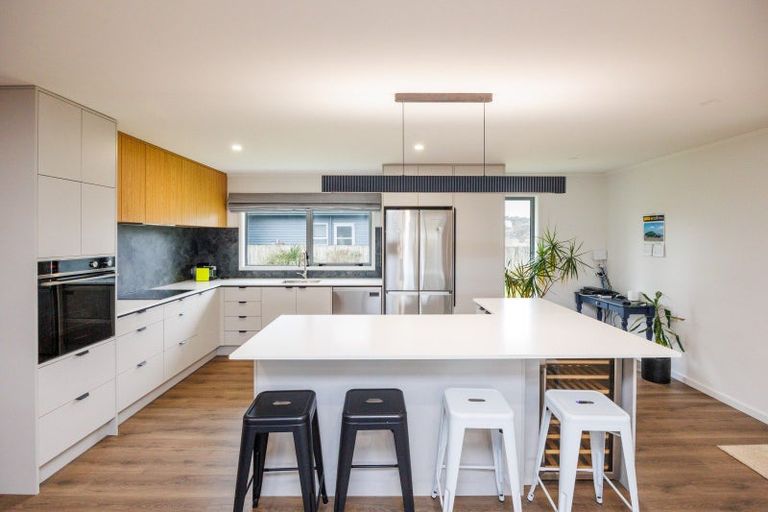 Photo of property in 36 Signal Street, Foxton Beach, Foxton, 4815