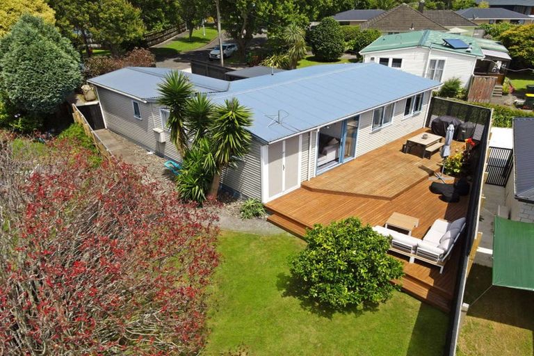 Photo of property in 25 Woodleigh Street, Frankleigh Park, New Plymouth, 4310