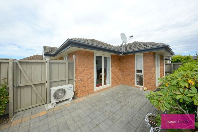 Photo of property in 70 Vivian Street, Burwood, Christchurch, 8083