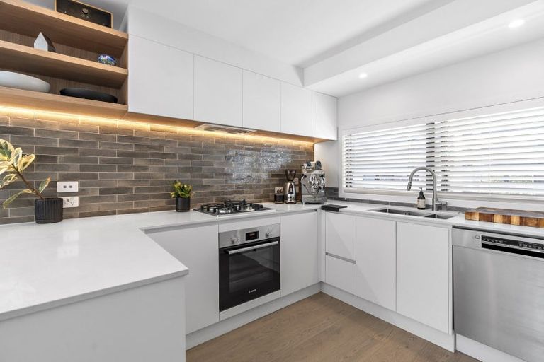 Photo of property in 8/17 Victoria Road, Mount Maunganui, 3116