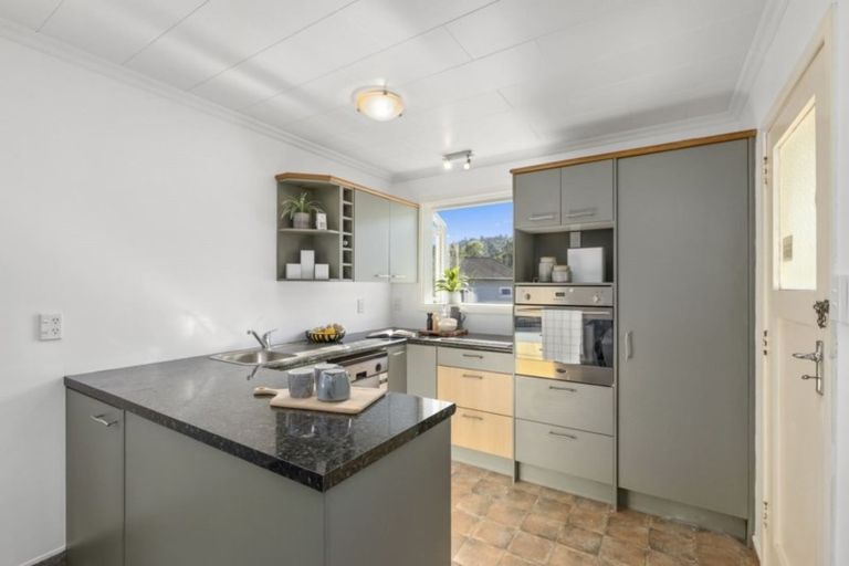 Photo of property in 22 Richard Grove, Stokes Valley, Lower Hutt, 5019