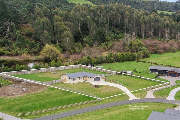 Photo of property in 6 Kanuka Grove, Kinloch, Taupo, 3377