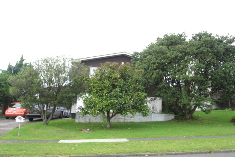 Photo of property in 70 Gossamer Drive, Pakuranga Heights, Auckland, 2010