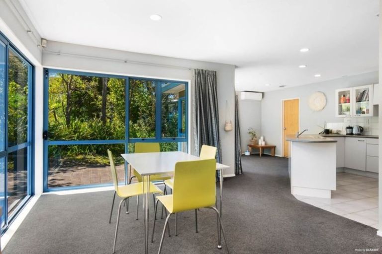 Photo of property in 30 Rosemary Avenue, Forrest Hill, Auckland, 0620