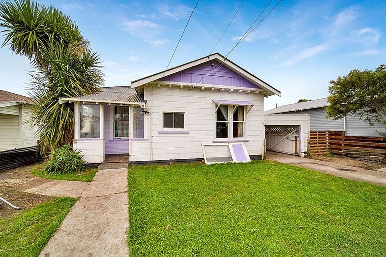 Photo of property in 5 Argyle Street, Hawera, 4610
