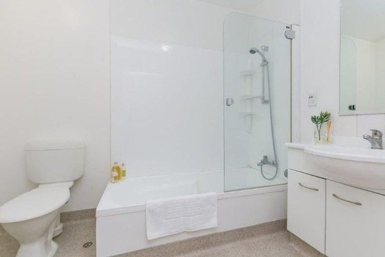 Photo of property in Luxford Villas, 109/72 Herald Street, Berhampore, Wellington, 6023