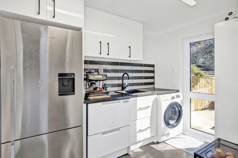 Photo of property in 221 Matai Road, Raumati Beach, Paraparaumu, 5032