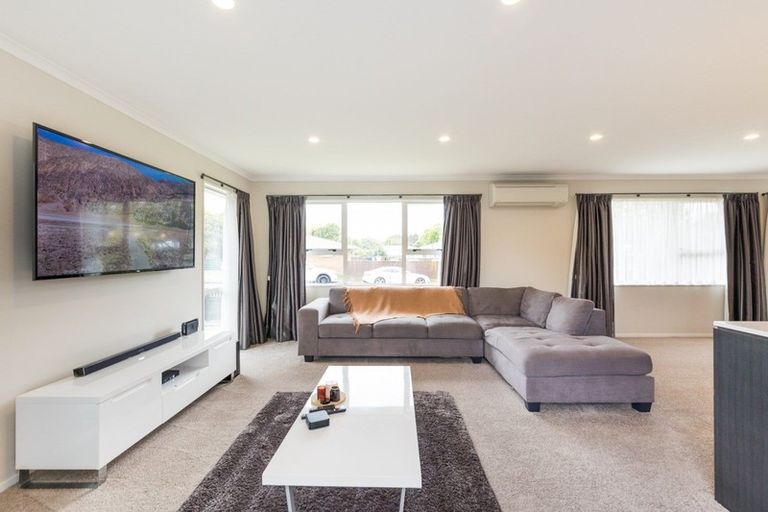 Photo of property in 4 Ruamahanga Crescent, Terrace End, Palmerston North, 4410