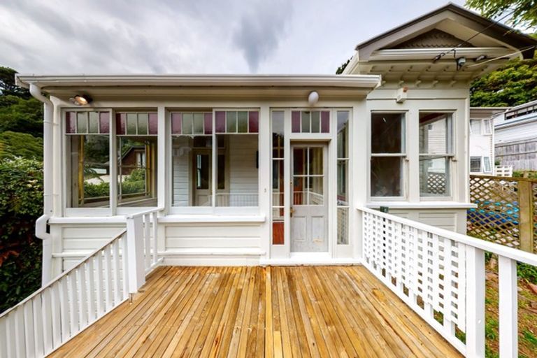 Photo of property in 145 Glenmore Street, Kelburn, Wellington, 6012