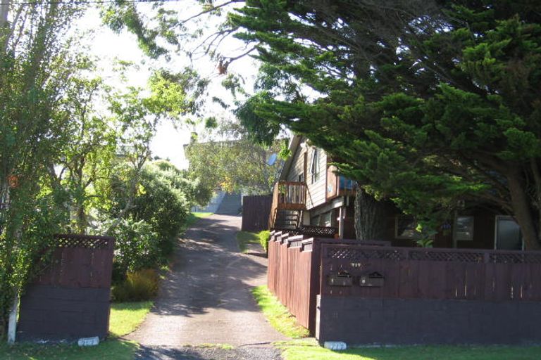 Photo of property in 2/717 East Coast Road, Browns Bay, Auckland, 0630
