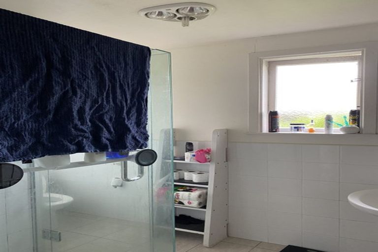 Photo of property in 43 Ambler Avenue, Glen Eden, Auckland, 0602