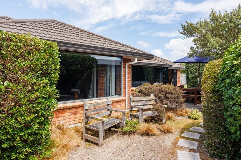 Photo of property in 36 Tennyson Avenue, Kelvin Grove, Palmerston North, 4414