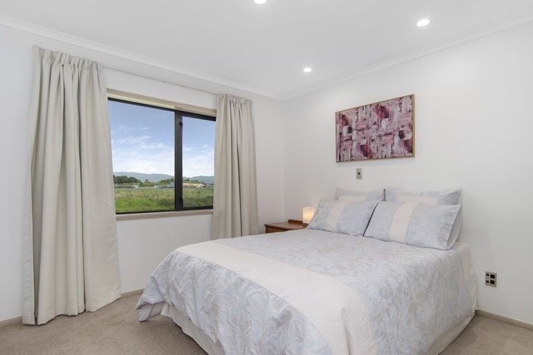 Photo of property in 16 Gibson Place, Papamoa Beach, Papamoa, 3118