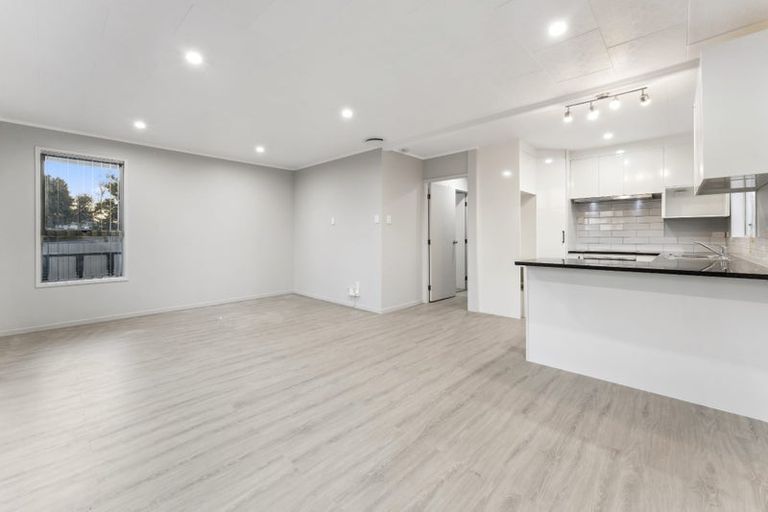 Photo of property in 68 Finlayson Avenue, Clendon Park, Auckland, 2103