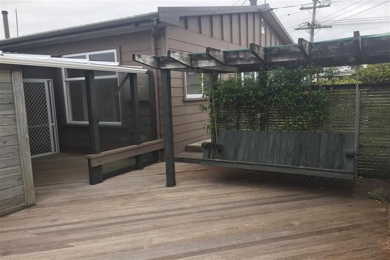 Photo of property in 25 Belt Road, Moturoa, New Plymouth, 4310