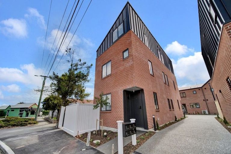 Photo of property in 2/7 Boon Street, Sydenham, Christchurch, 8023