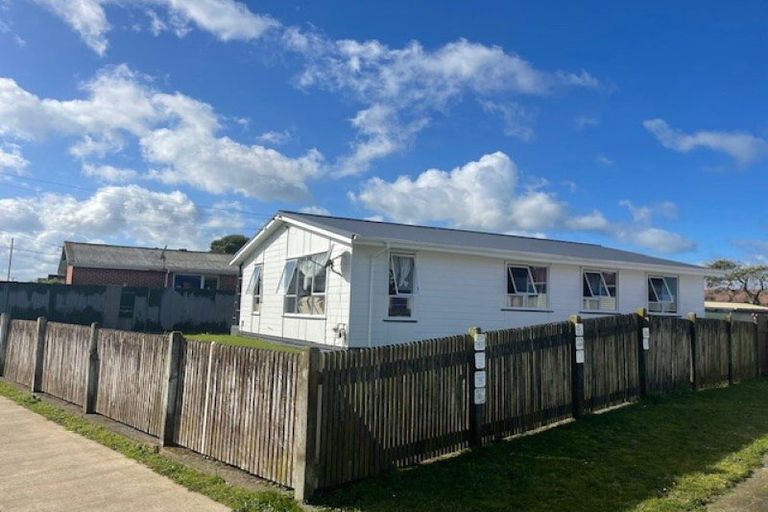 Photo of property in 27 Acourt Street, Hawera, 4610