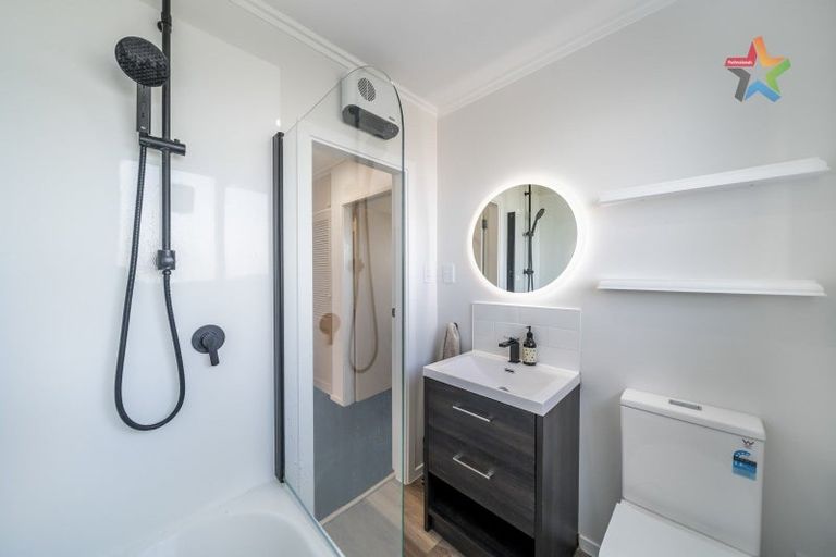 Photo of property in 21b Oakleigh Street, Maungaraki, Lower Hutt, 5010